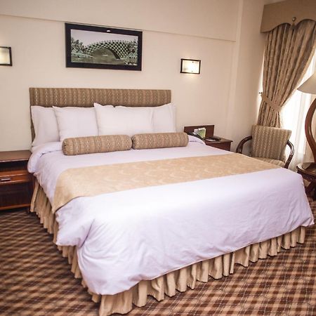 Mehran Hotel Karachi Exterior photo
