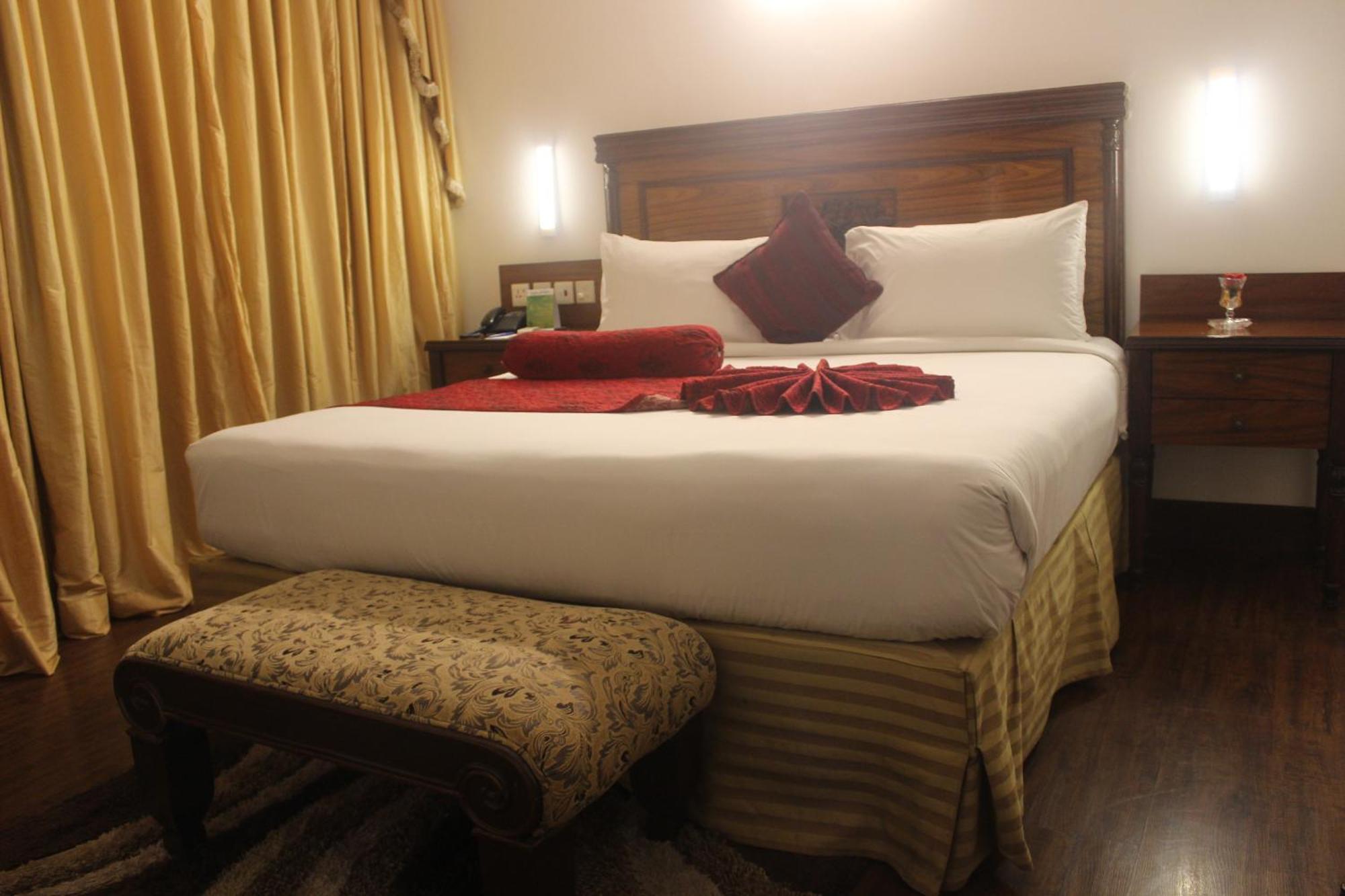 Mehran Hotel Karachi Exterior photo