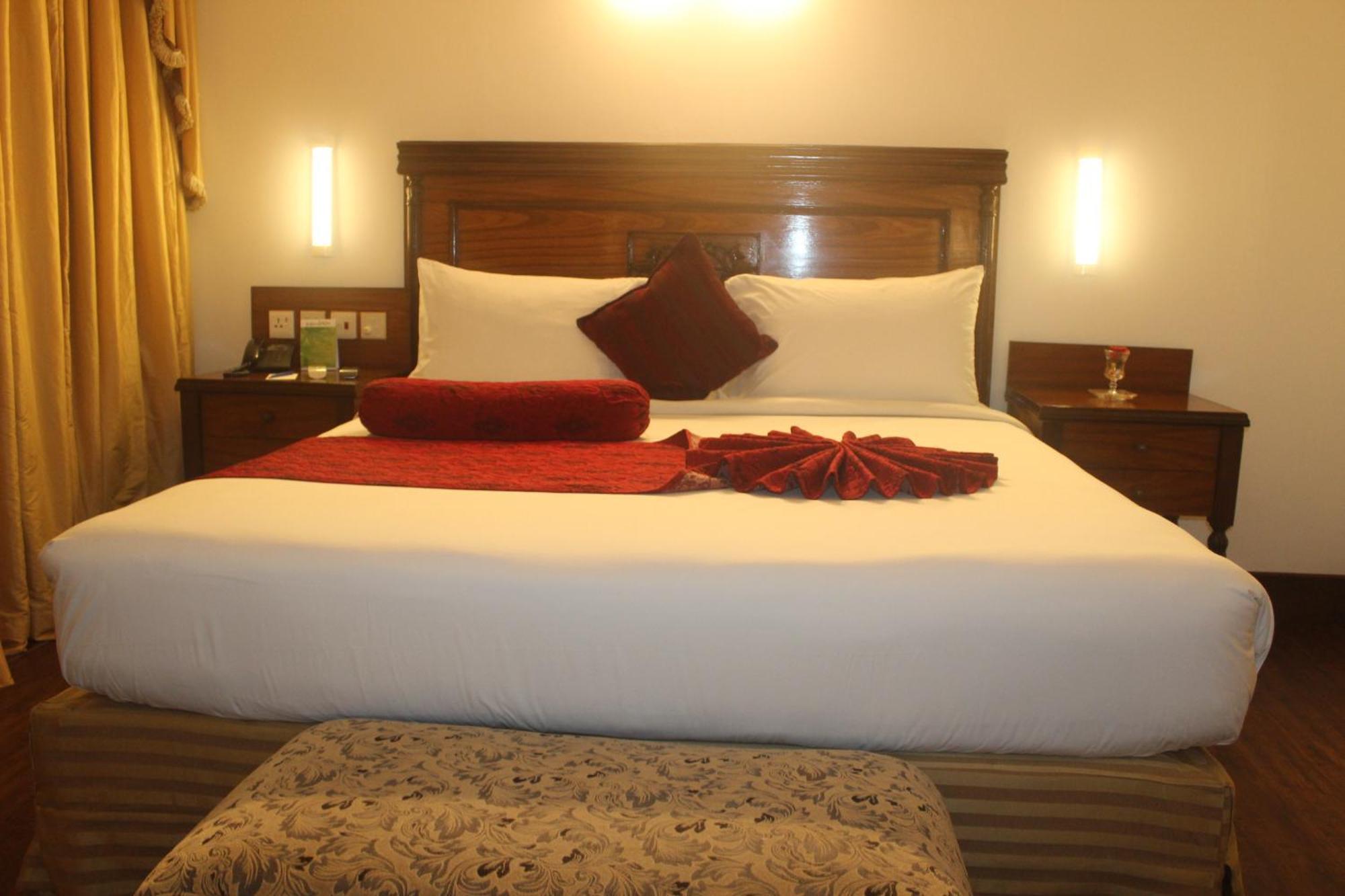 Mehran Hotel Karachi Exterior photo