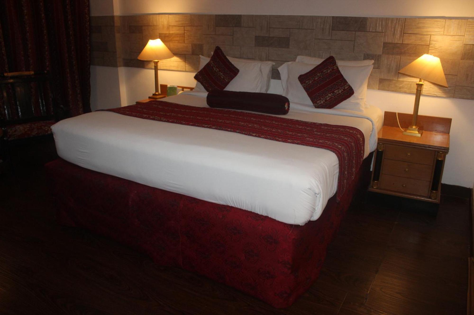 Mehran Hotel Karachi Exterior photo