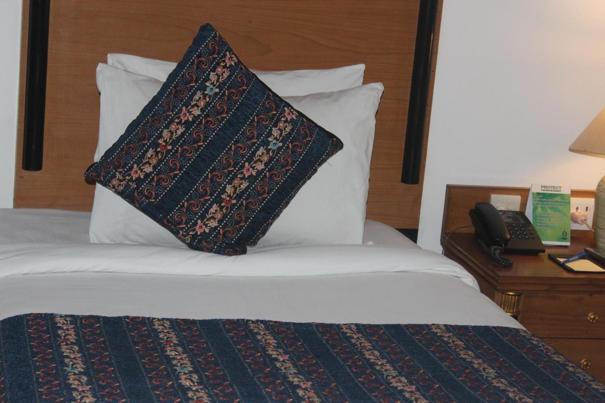 Mehran Hotel Karachi Exterior photo