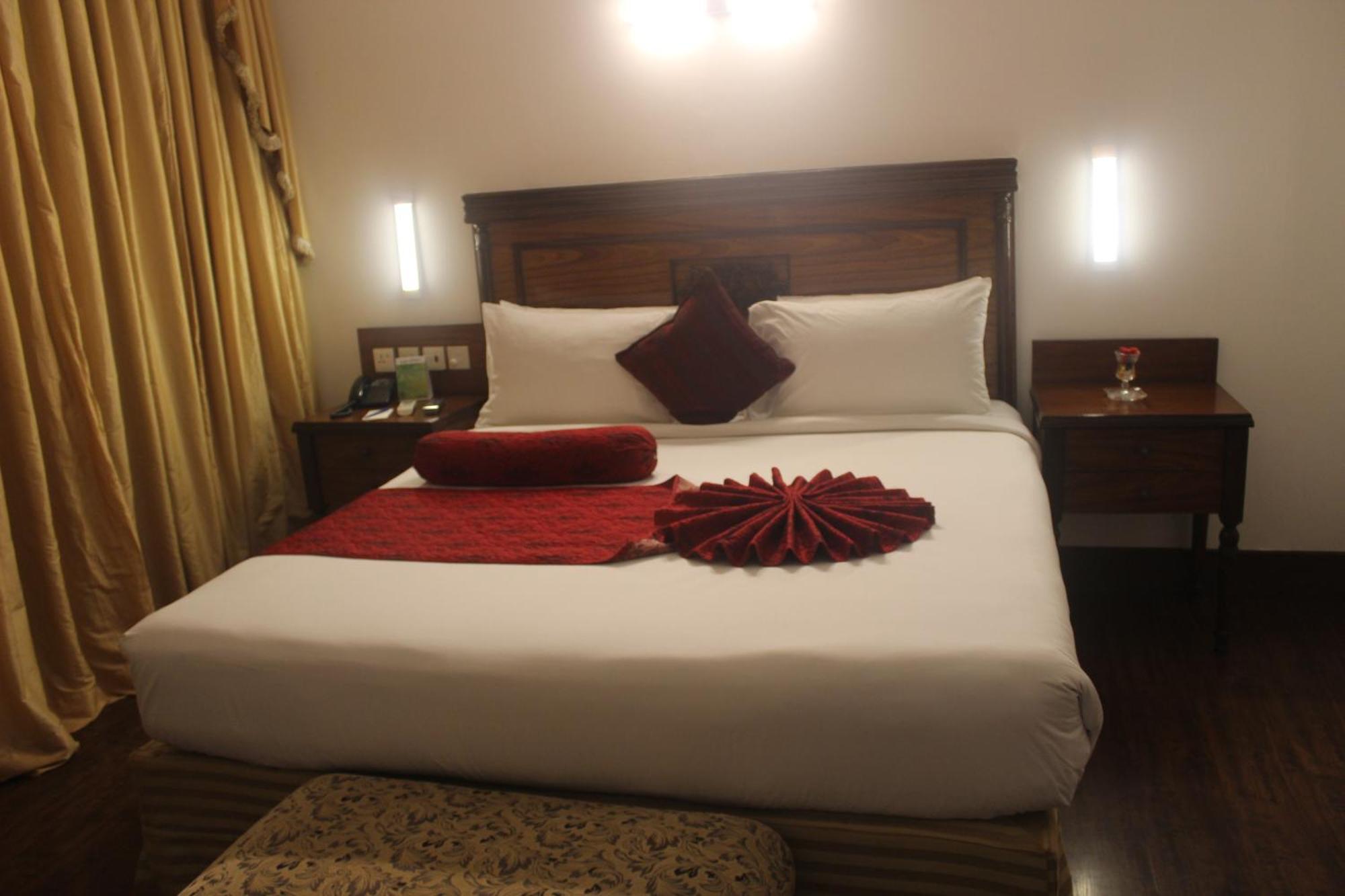 Mehran Hotel Karachi Exterior photo
